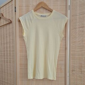 Zara Women's Light Yellow Muscle Tee